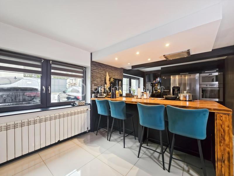 Pavillon - 150 m² - 6 pièces