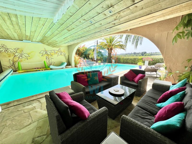 Maison - 233 m² - 10 pièces