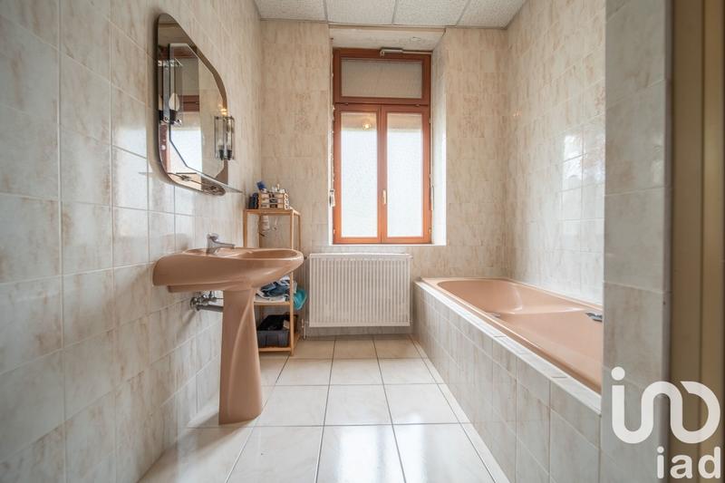 Maison - 230 m² - 7 pièces