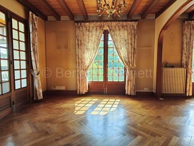 Maison - 203 m² - 11 pièces