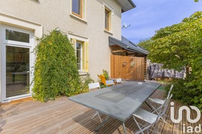 Maison - 257 m² - 8 pièces