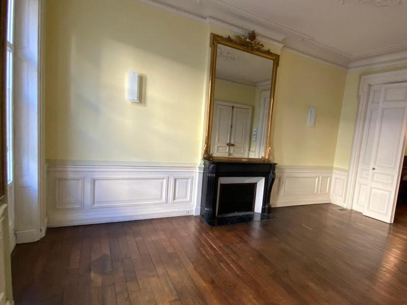 Bureau - 90 m² - 4 pièces