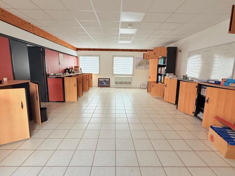 Bureau - 900 m²