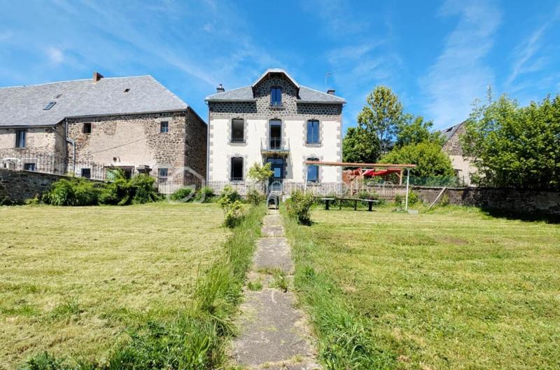 Propriété - 210 m² - 5 pièces