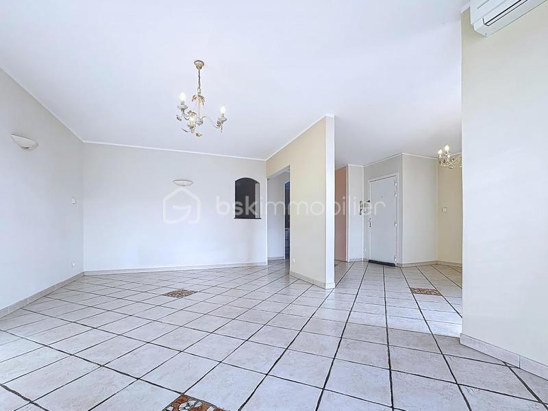 Appartement - 101 m² - 5 pièces
