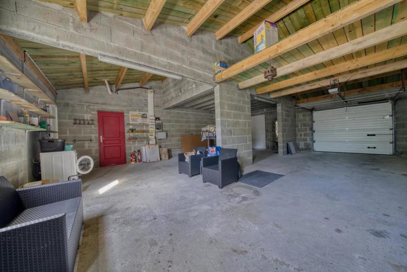 Maison - 180 m² - 7 pièces