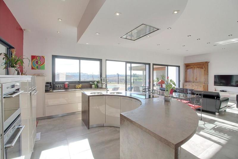 Maison - 182 m² - 5 pièces