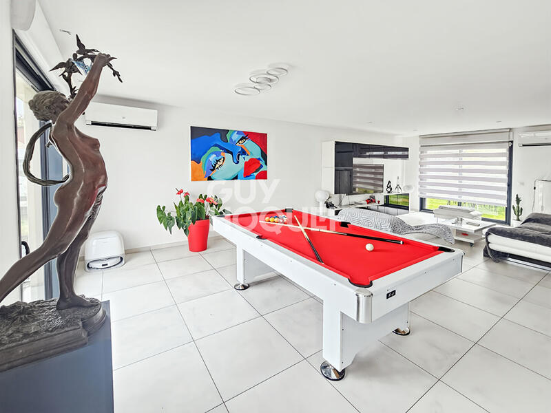 Maison - 163 m² - 7 pièces