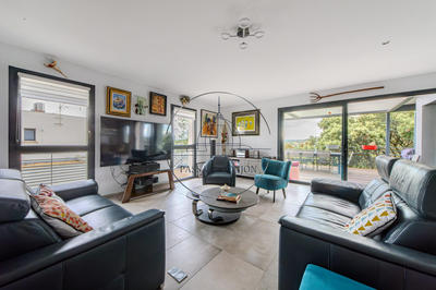 Villa - 256 m² - 8 pièces