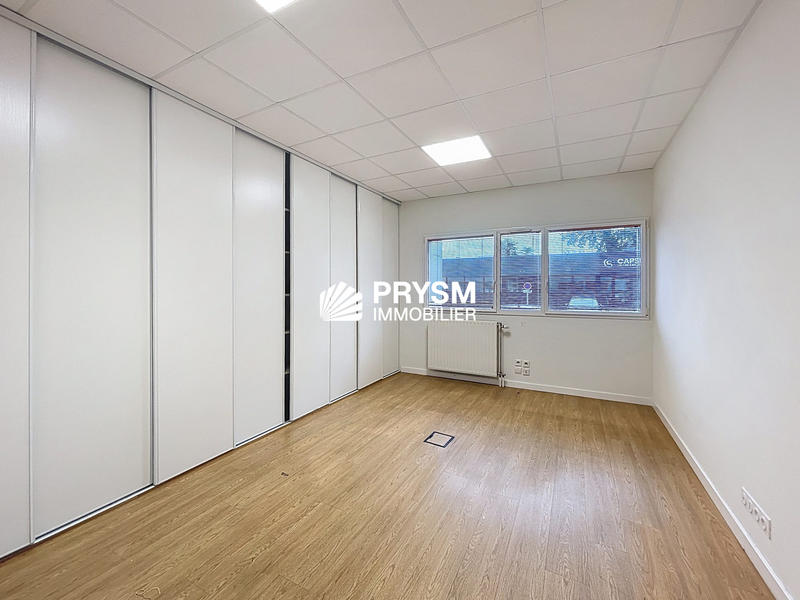 Bureau - 119 m² - 6 pièces