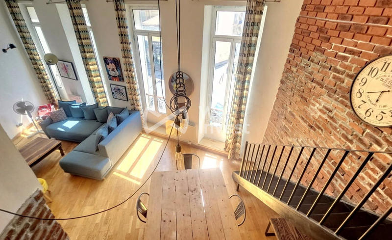 Loft - 120 m² - 5 pièces