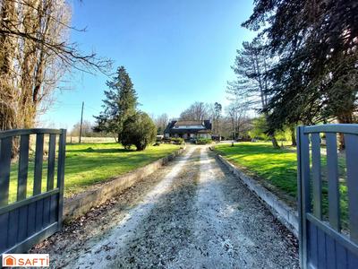 Maison - 226 m² - 6 pièces