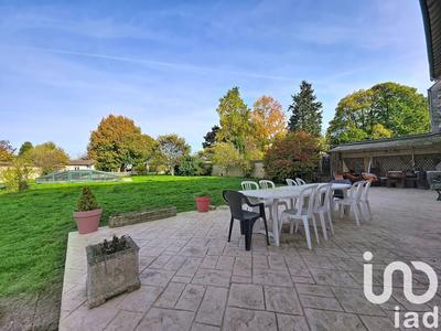 Maison - 214 m² - 10 pièces