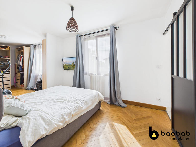 Maison - 199 m² - 8 pièces