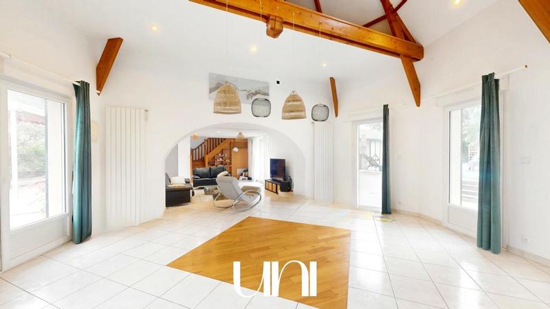 Maison - 160 m² - 6 pièces