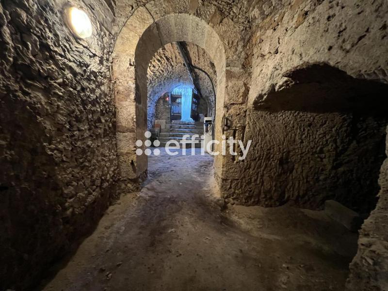 Maison - 200 m² - 8 pièces