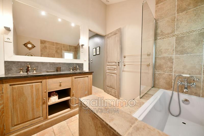 Maison en pierre - 230 m² - 7 pièces