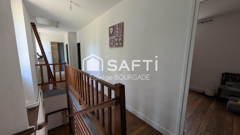 Maison - 230 m² - 12 pièces