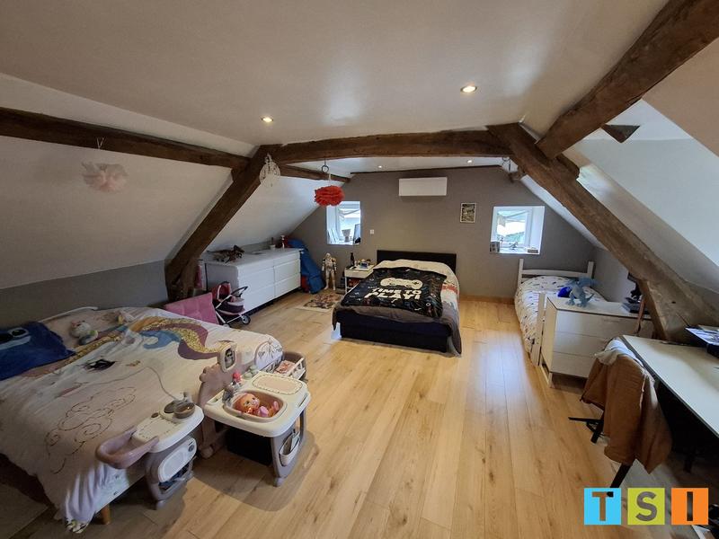 Maison - 264 m² - 8 pièces