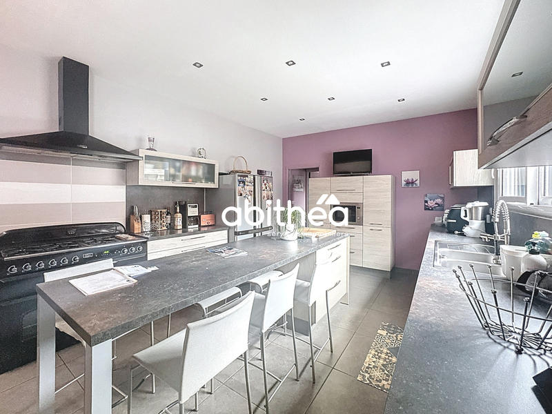 Maison - 183 m² - 8 pièces