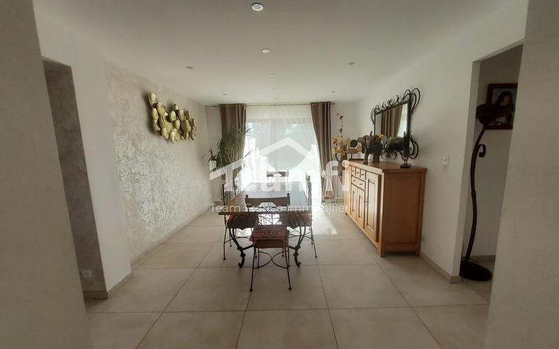 Villa - 176 m² - 6 pièces