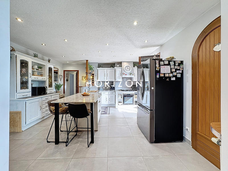 Maison ancienne - 195 m² - 8 pièces