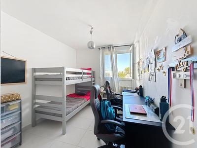 Appartement - 90 m² - 5 pièces