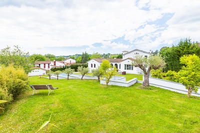 Maison - 346 m² - 6 pièces