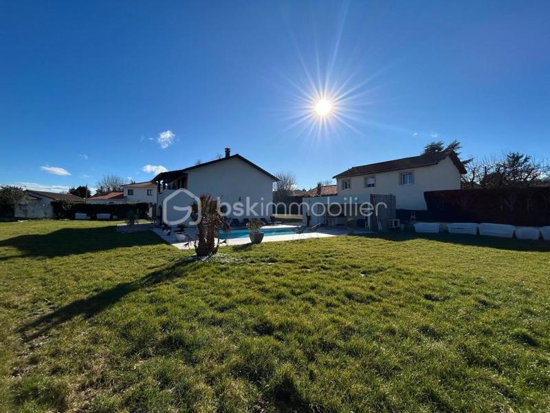 Maison traditionnelle - 173 m² - 5 pièces