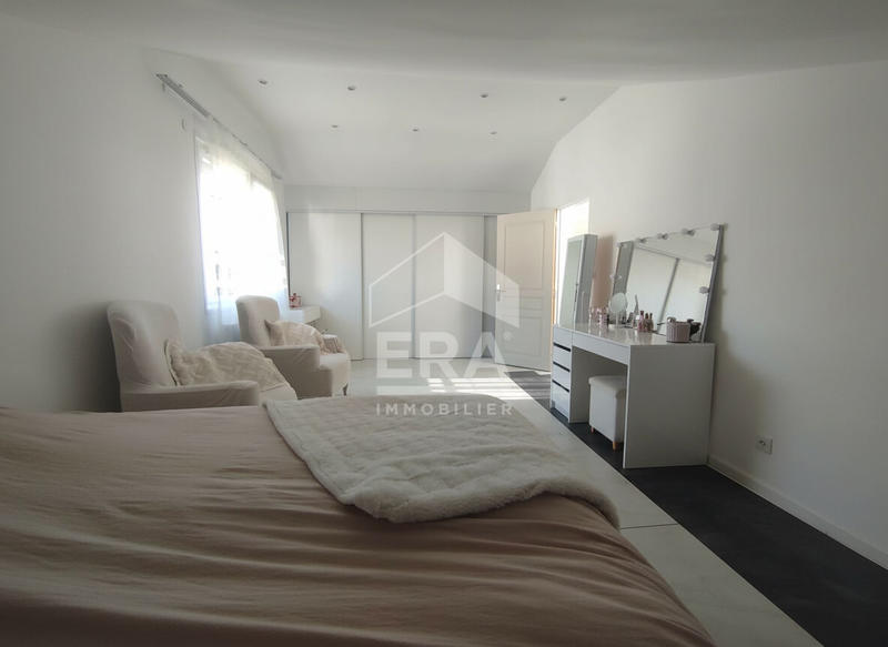 Maison - 174 m² - 7 pièces