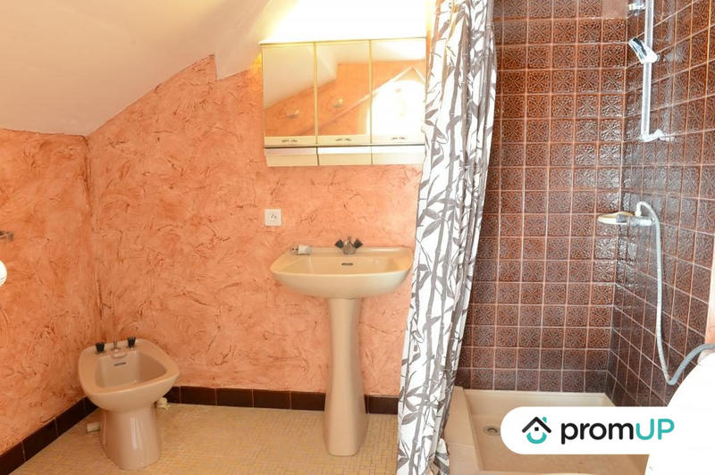 Maison - 180 m² - 8 pièces