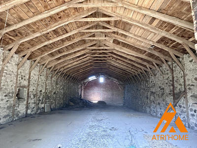 Ferme - 300 m² - 2 pièces