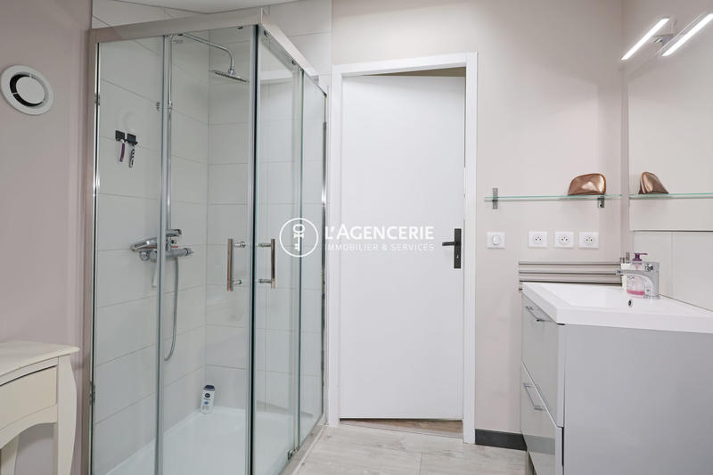 Maison - 190 m² - 6 pièces