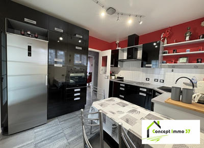 Maison - 86 m² - 5 pièces