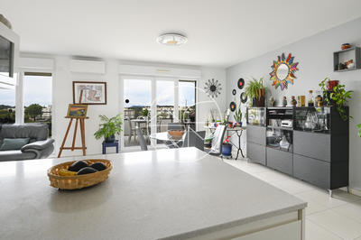 Appartement - 93 m² - 5 pièces