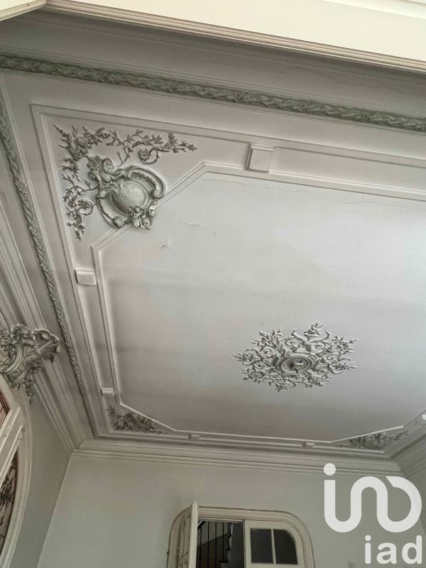 Maison - 210 m² - 11 pièces