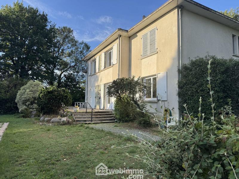 Maison - 350 m² - 14 pièces