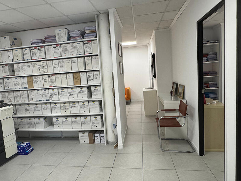 Bureau - 108 m² - 4 pièces