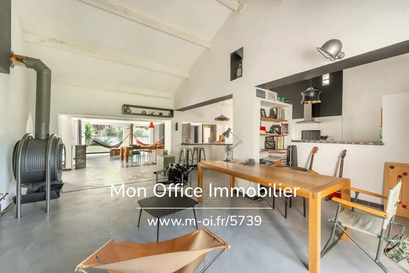 Villa - 240 m² - 5 pièces