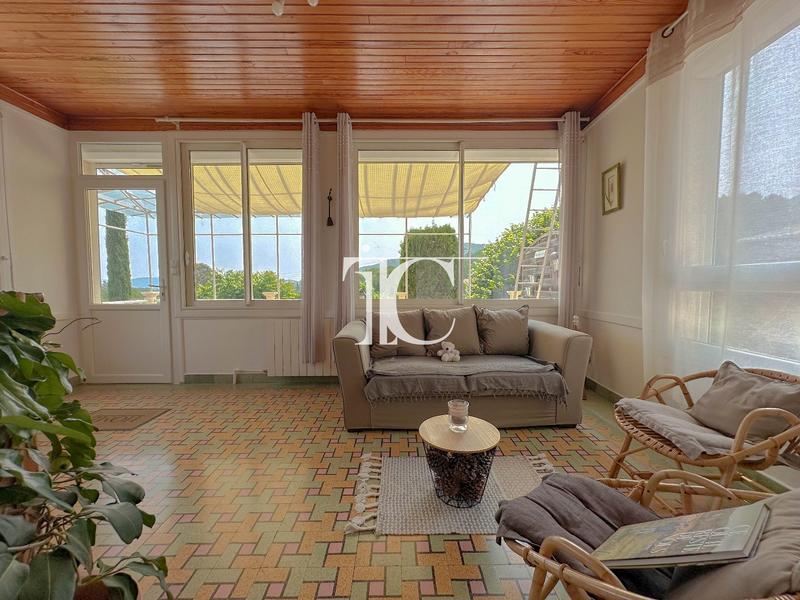 Propriété - 175 m² - 8 pièces