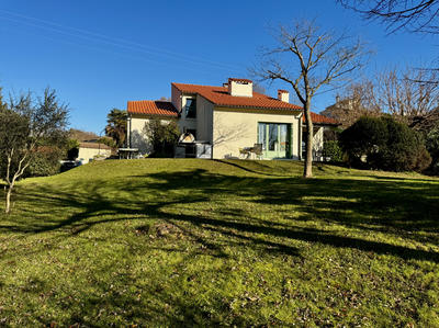 Maison - 176 m² - 7 pièces