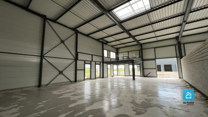 Local d'activités - 276 m²