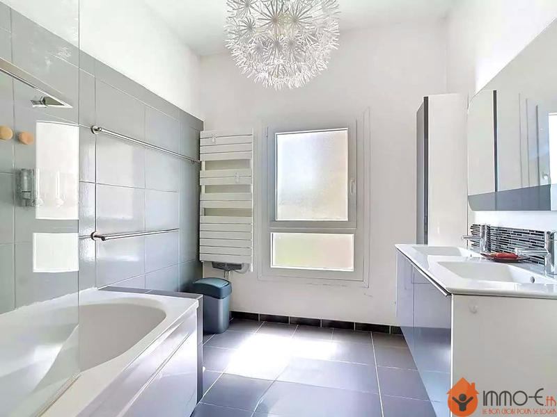 Maison - 150 m² - 6 pièces