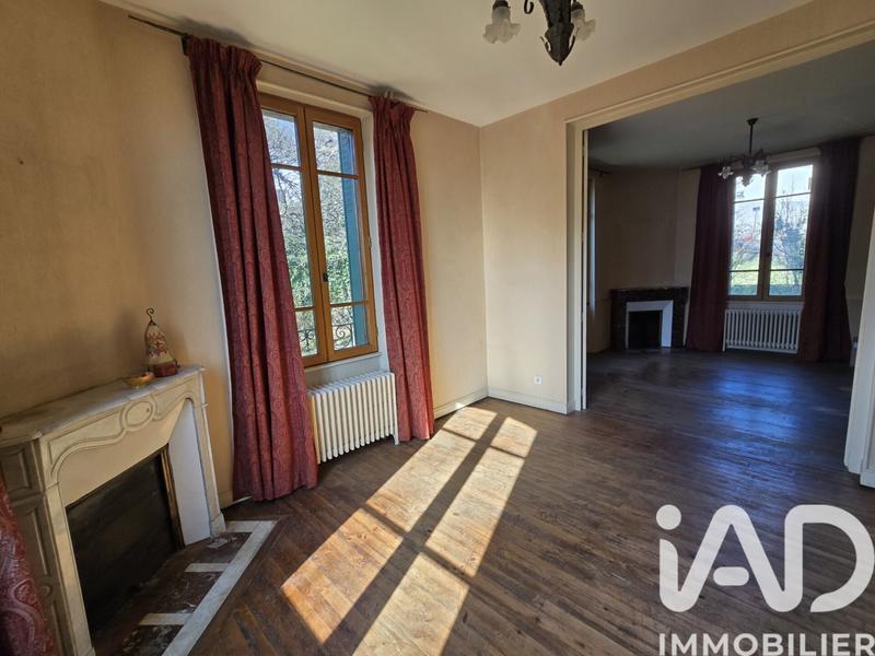 Maison - 220 m² - 11 pièces