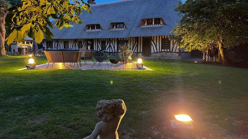 Maison - 220 m² - 8 pièces