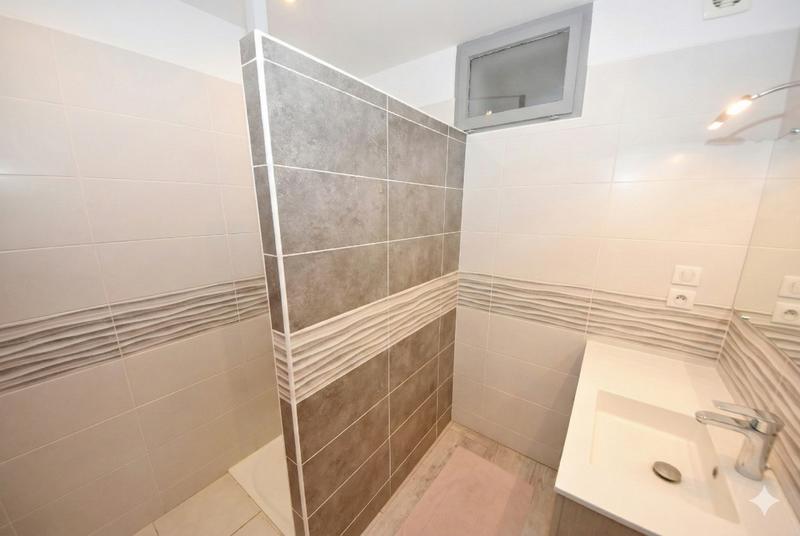 Maison - 220 m² - 7 pièces