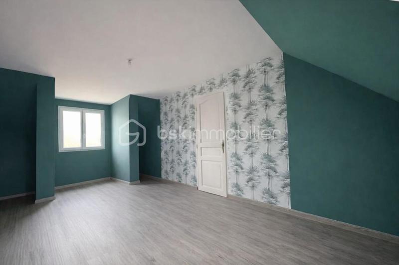 Maison traditionnelle - 151 m² - 6 pièces