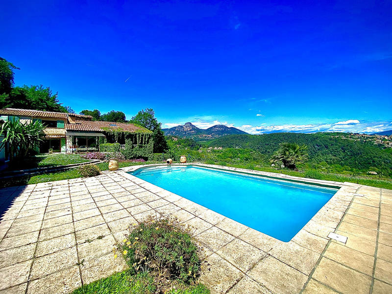 Maison - 315 m² - 10 pièces