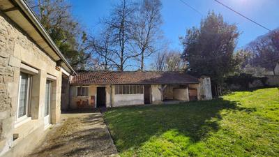 Grange - 80 m² - 2 pièces