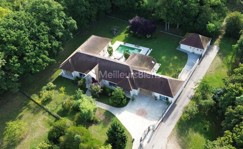 Villa - 475 m² - 10 pièces